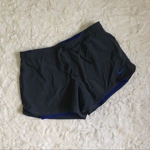 Nike 2 in 1 Phantom Shorts